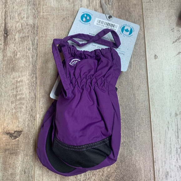 Calikids NWT purple waterproof mittens size 12-24 months - Picture 2 of 4